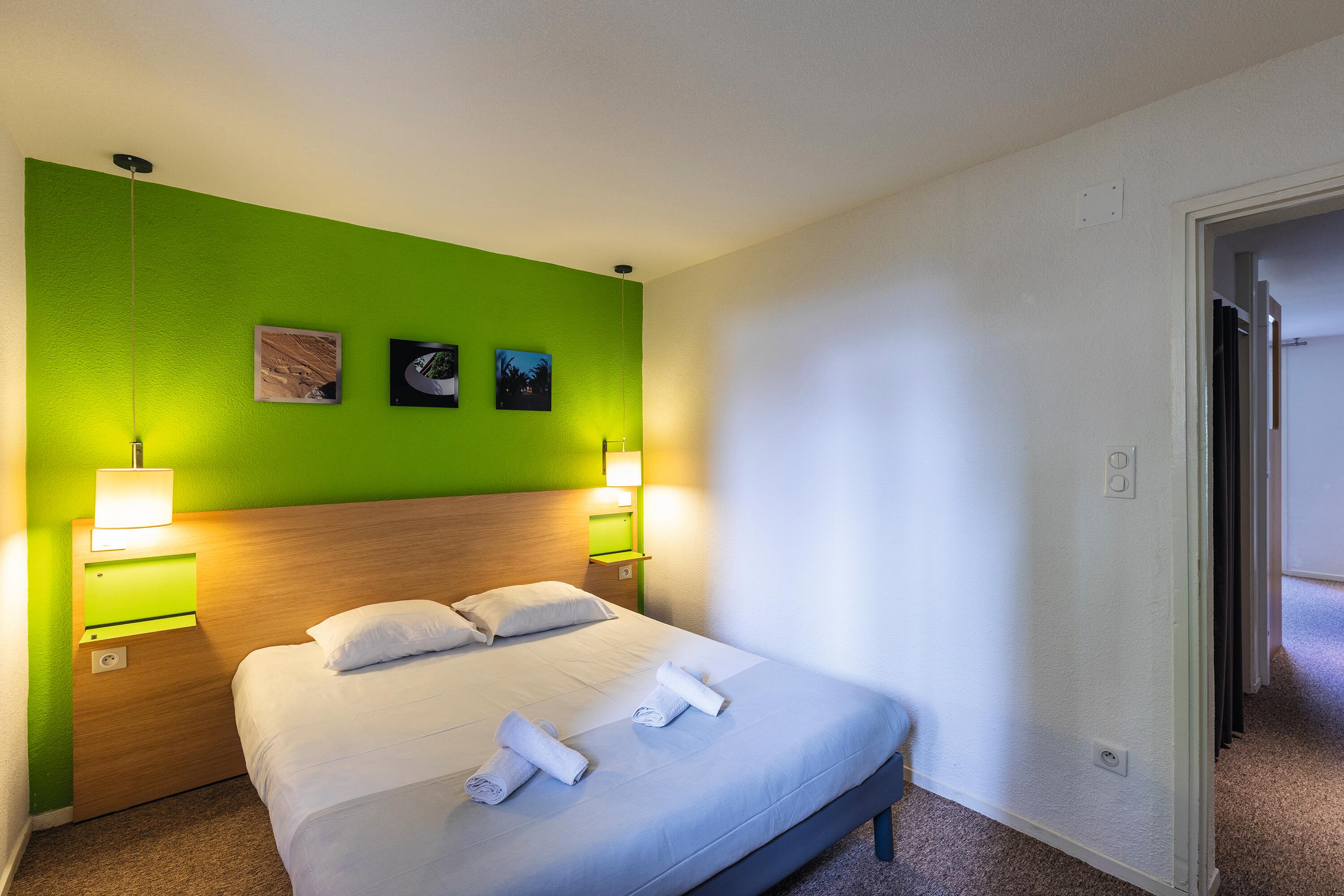 Classic 1 room 3A and 1E Balcony 2ad