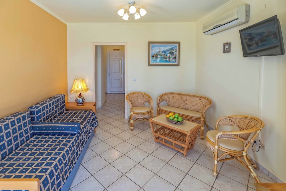 Garbis Villas 29/50