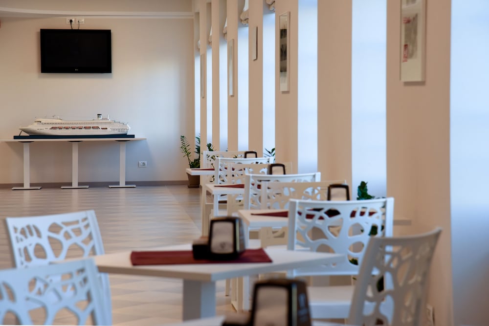 Nuovo Albergo Operai 24/36