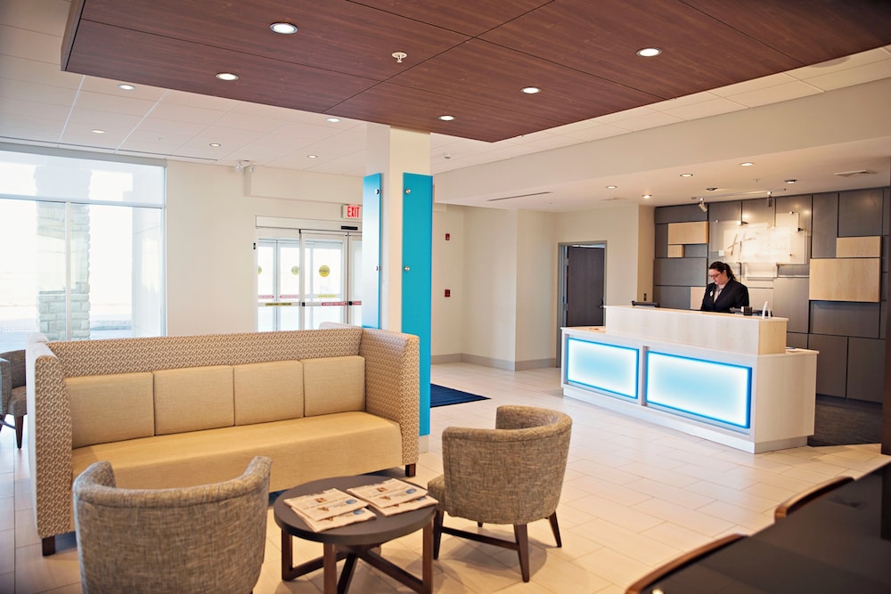 Holiday Inn Express Suites Rantoul 13/76