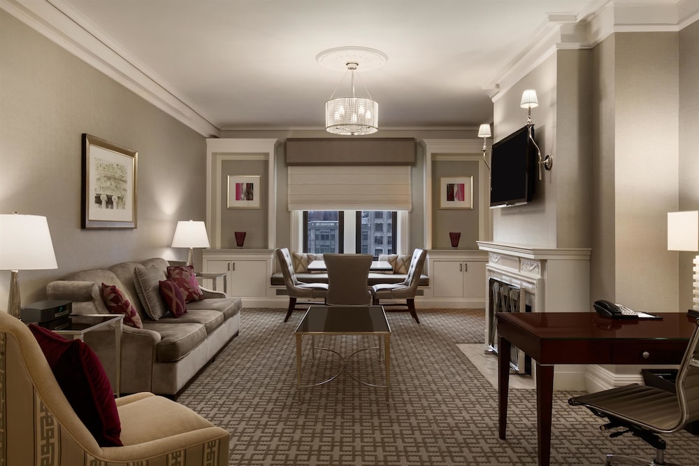 Fairmont Copley Plaza 76/105