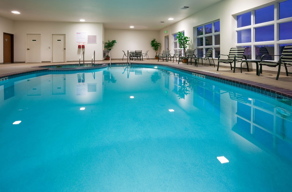 Holiday Inn Express Hotel Suites Stevens Point 5/57
