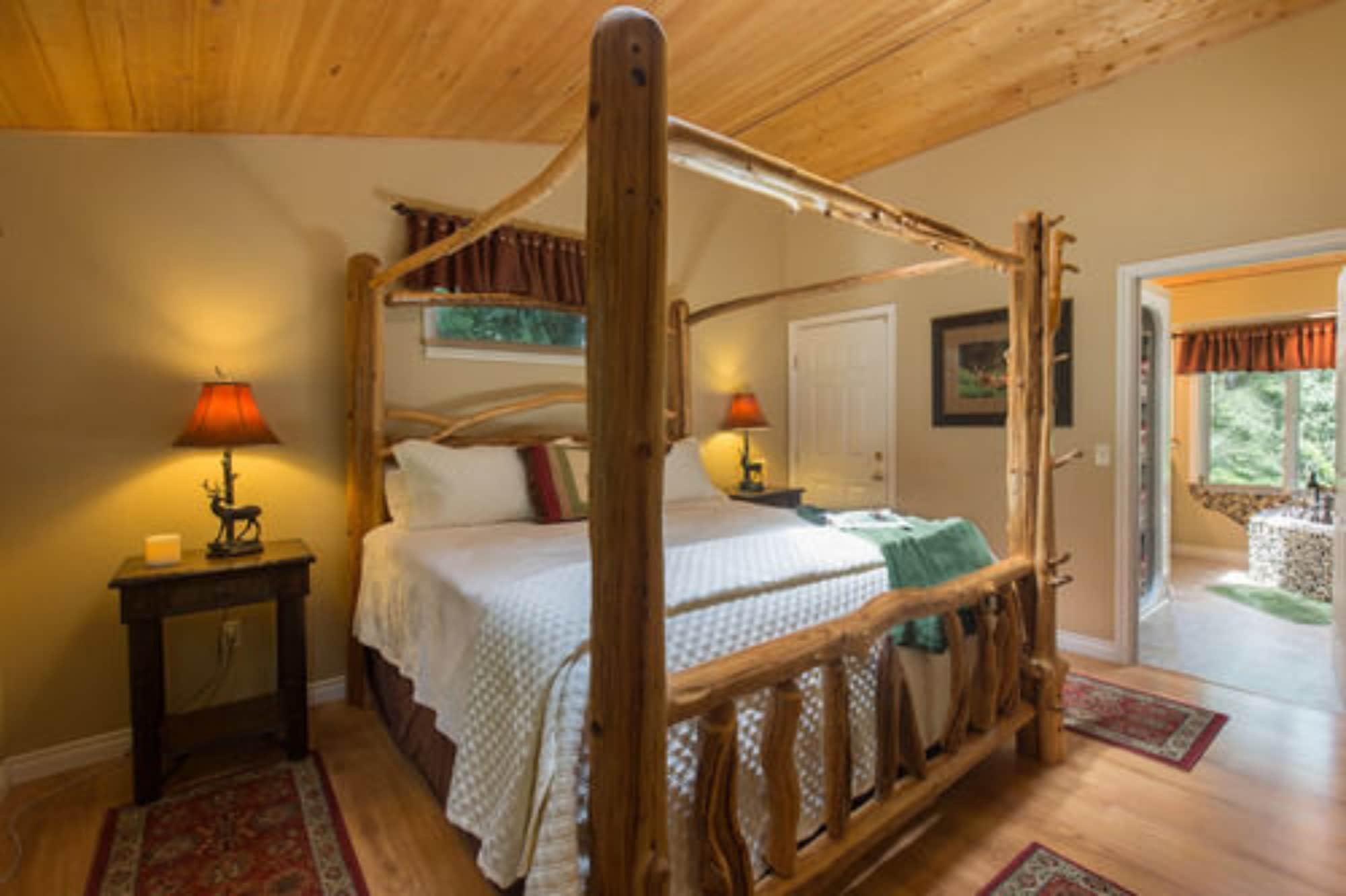 Woodland, Retreat, King Bed, Private Bathroom