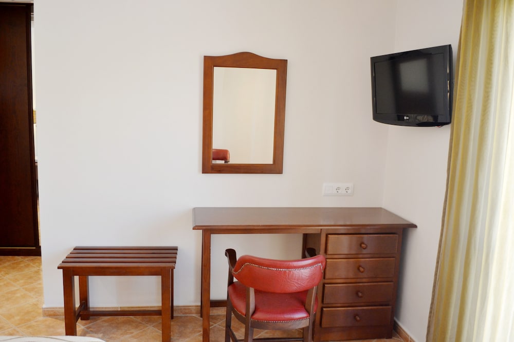 Tarik Hotel 43/63
