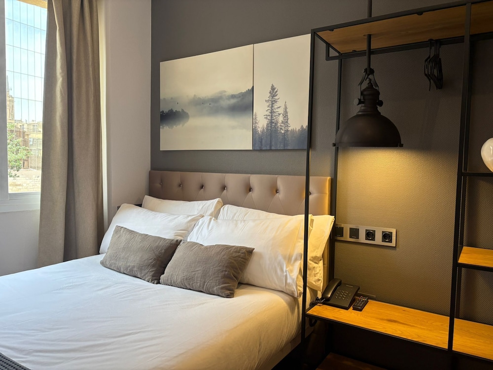 ROOM, SINGLE, SINGLE BED