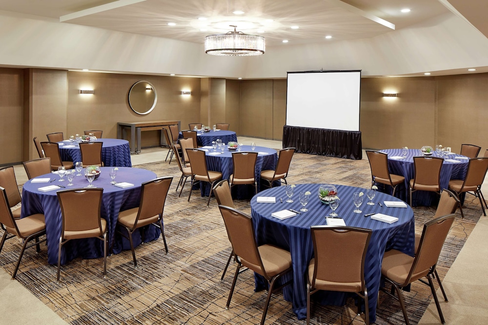 Hilton Garden Inn San Diego Mission Valley Stadium 65/67