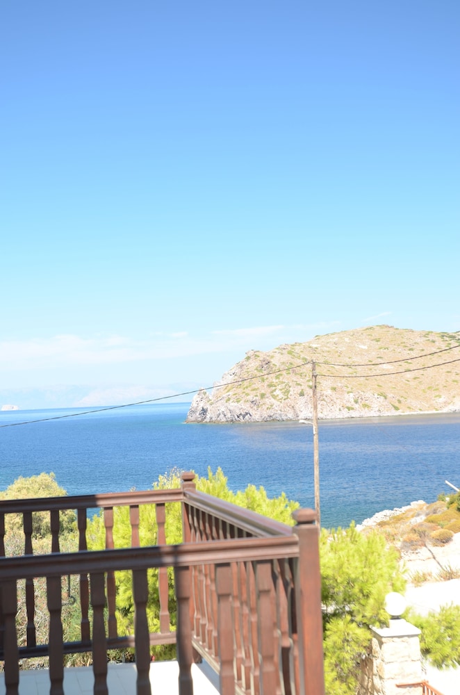 ASTERI HOTEL 26/32
