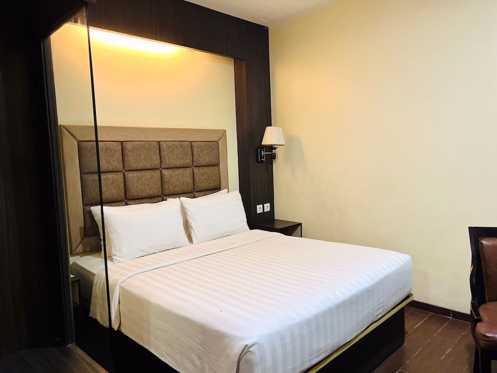THE BELAGRI HOTEL AND CONVENTION 26/62