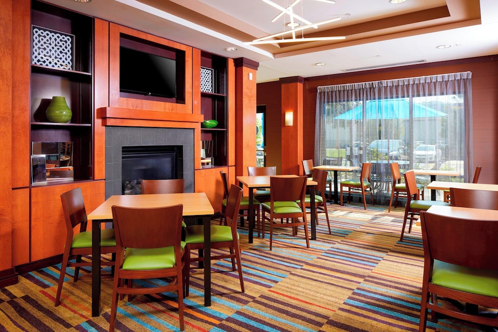 Fairfield Inn Suites Cumberland 34/50
