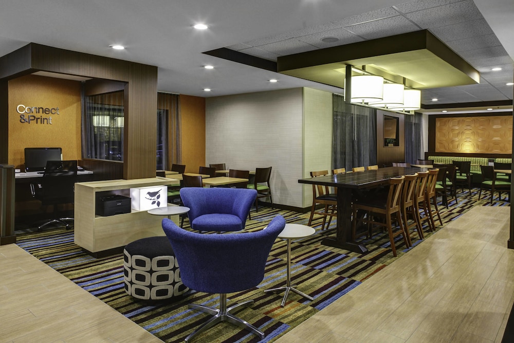 Fairfield Inn Suites Atlanta Suwanee 25/27