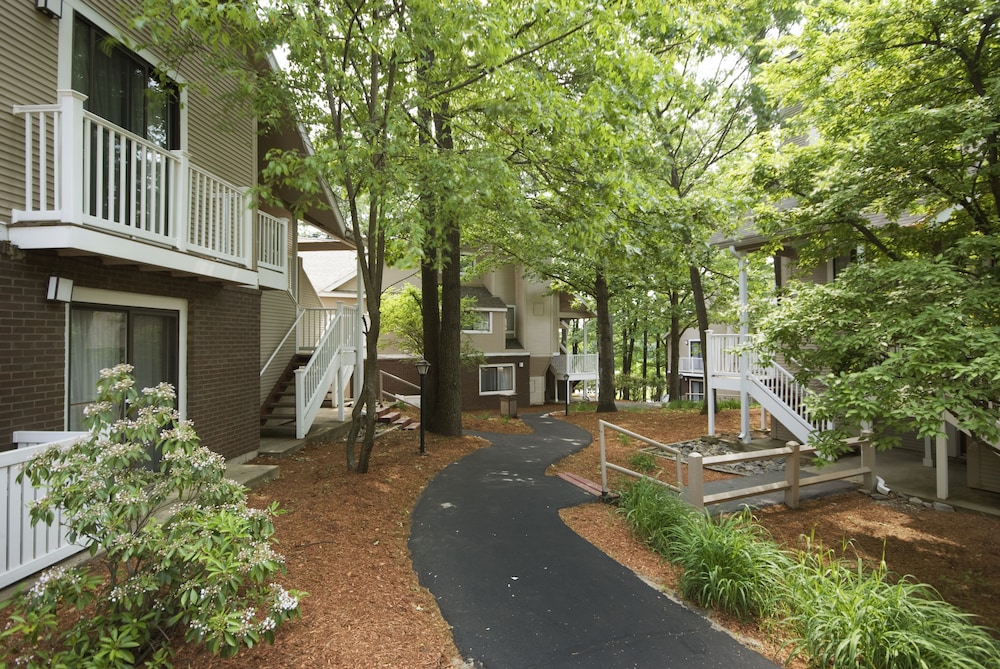 residences at daniel webster