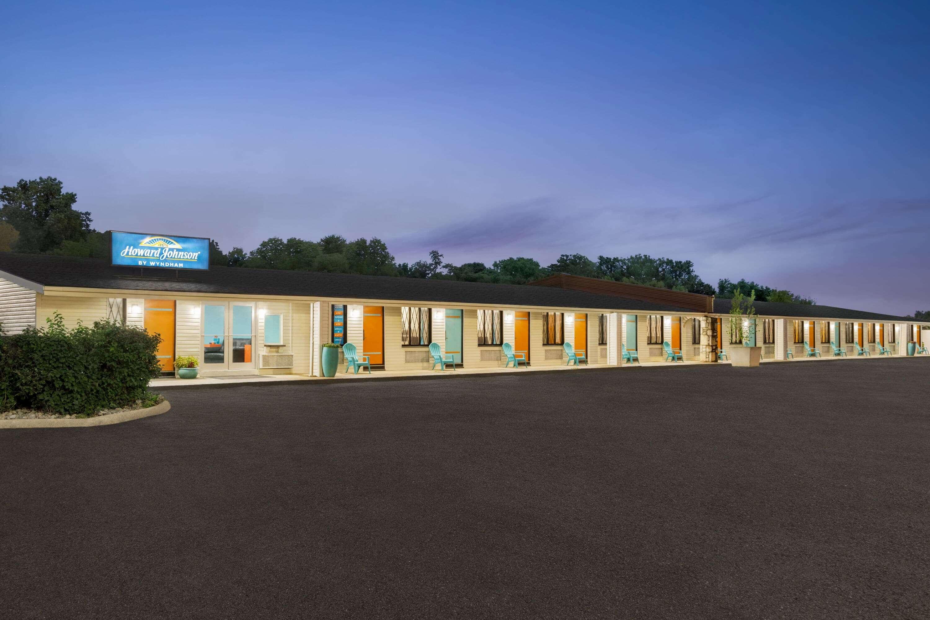 Howard Johnson by Wyndham Dover 2/50