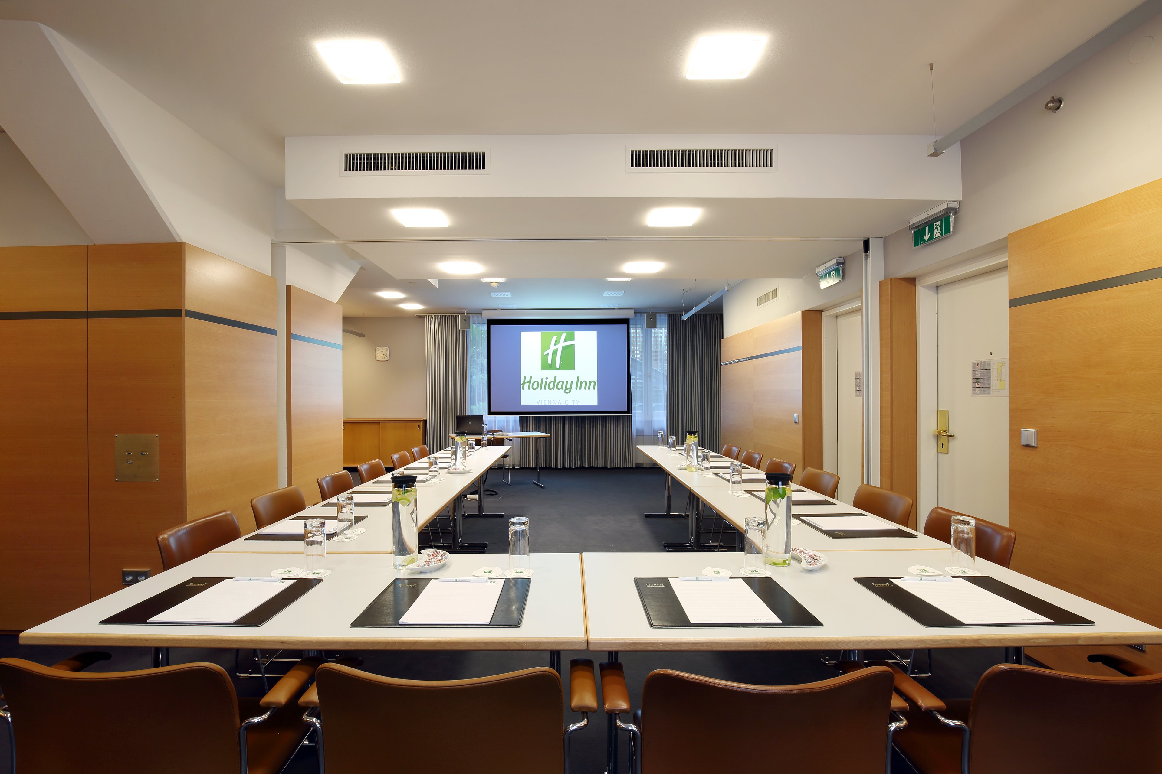 HOLIDAY INN VIENNA CITY 60/74