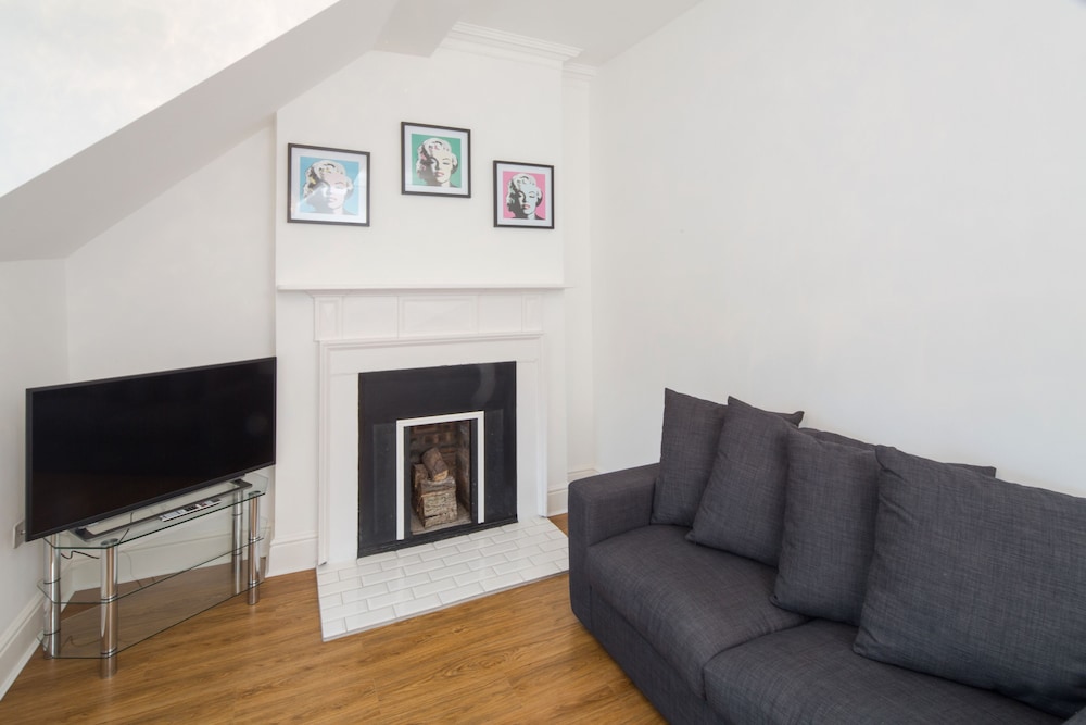 Edinburgh Castle Apartments And Suites 29/55