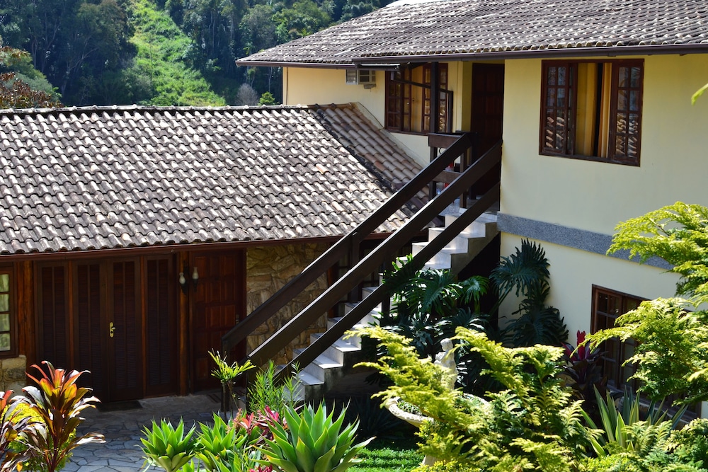 Hotel Serra Everest 4/50