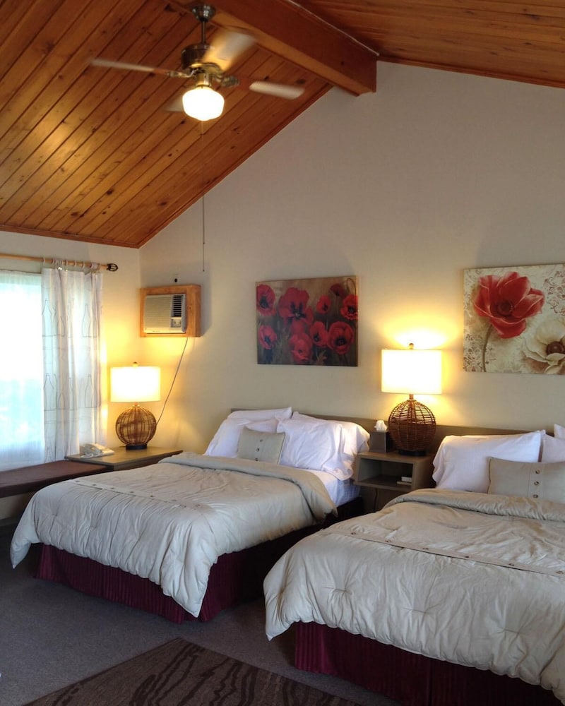 Vinehurst Inn And Suites 22/58