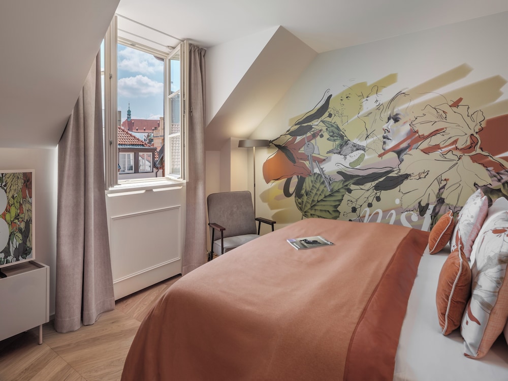 City, Studio, King Bed