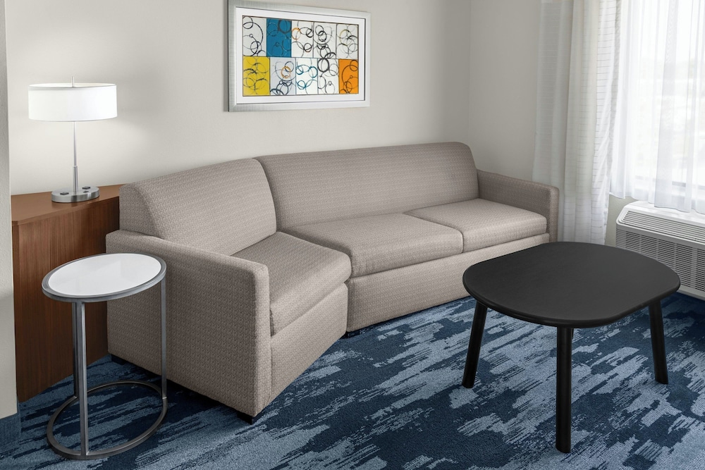 FAIRFIELD INN AND SUITES ATLANTA ACWORTH 32/50