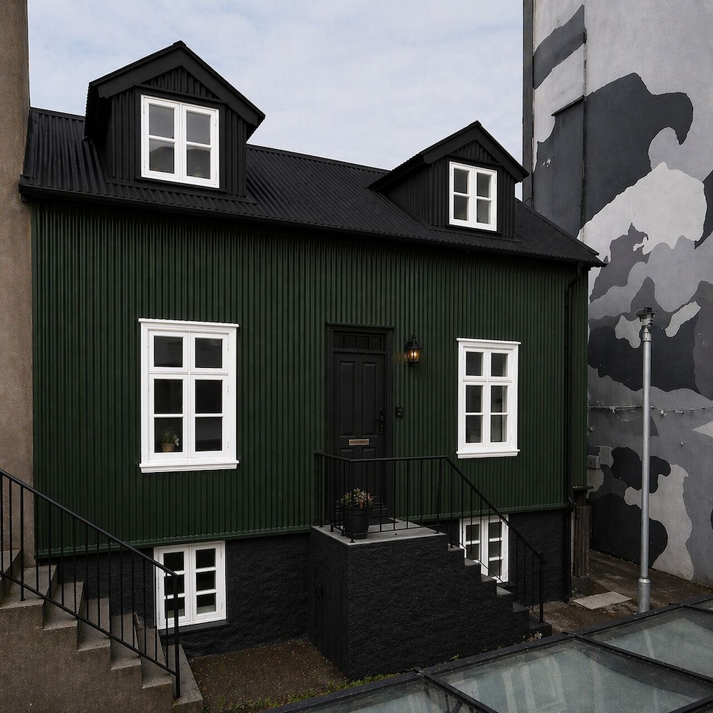 Grettir Guesthouse 3/48
