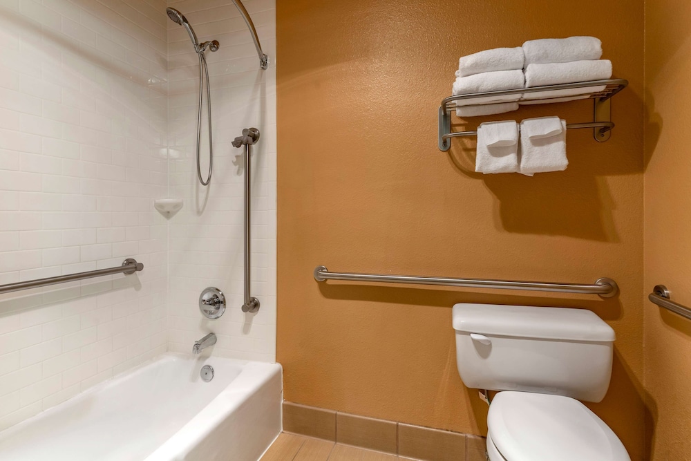 Best Western Plus Garden Court Inn 16/54