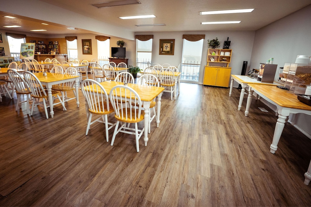 Branson Surrey Inn 53/65