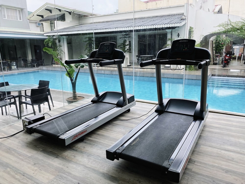 Avenue Suites Hotel 43/65