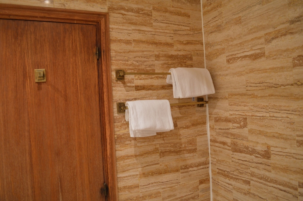 6VH Hotel 32/50