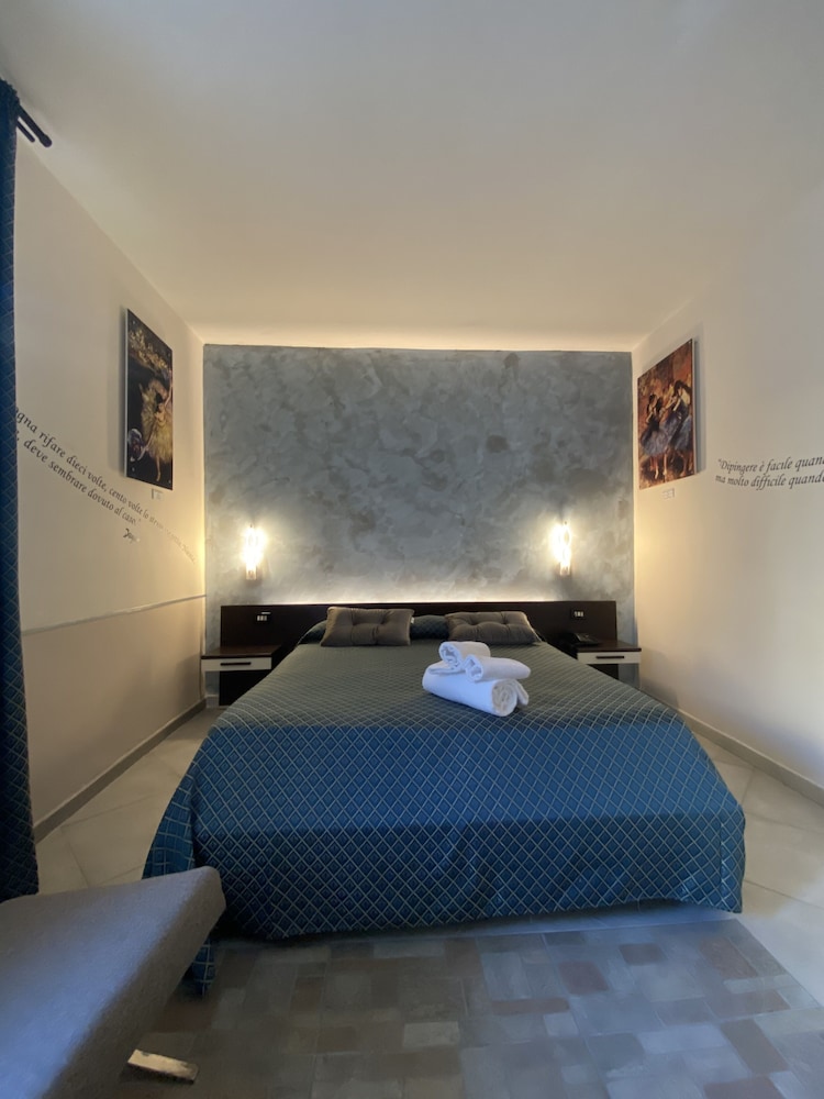 Hotel Maison Degas 18/67