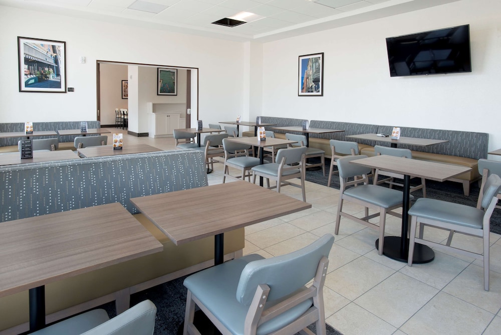Hyatt Place Cincinnati / Sharonville Convention Center 48/62