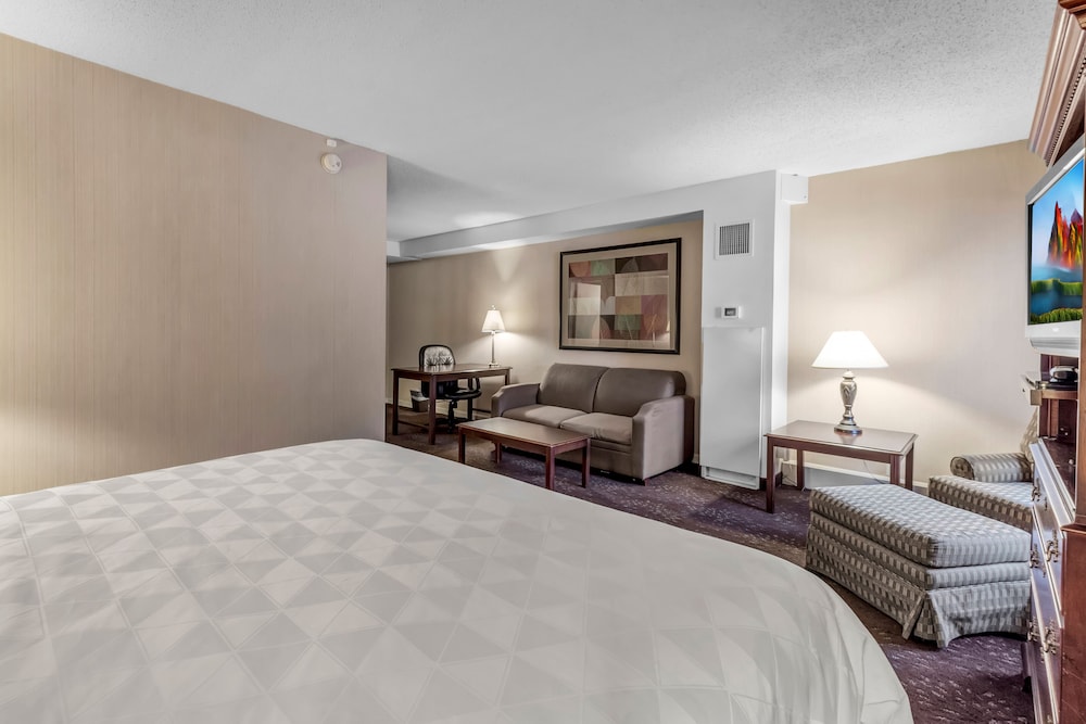 Buffalo Airport Hotel 8/61
