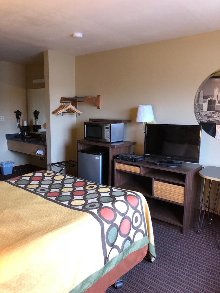 Ramada by Wyndham York Harrisburg Hershey 14/27