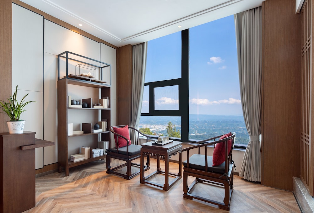 Holiday Inn Resort Mengding Mountain 43/71