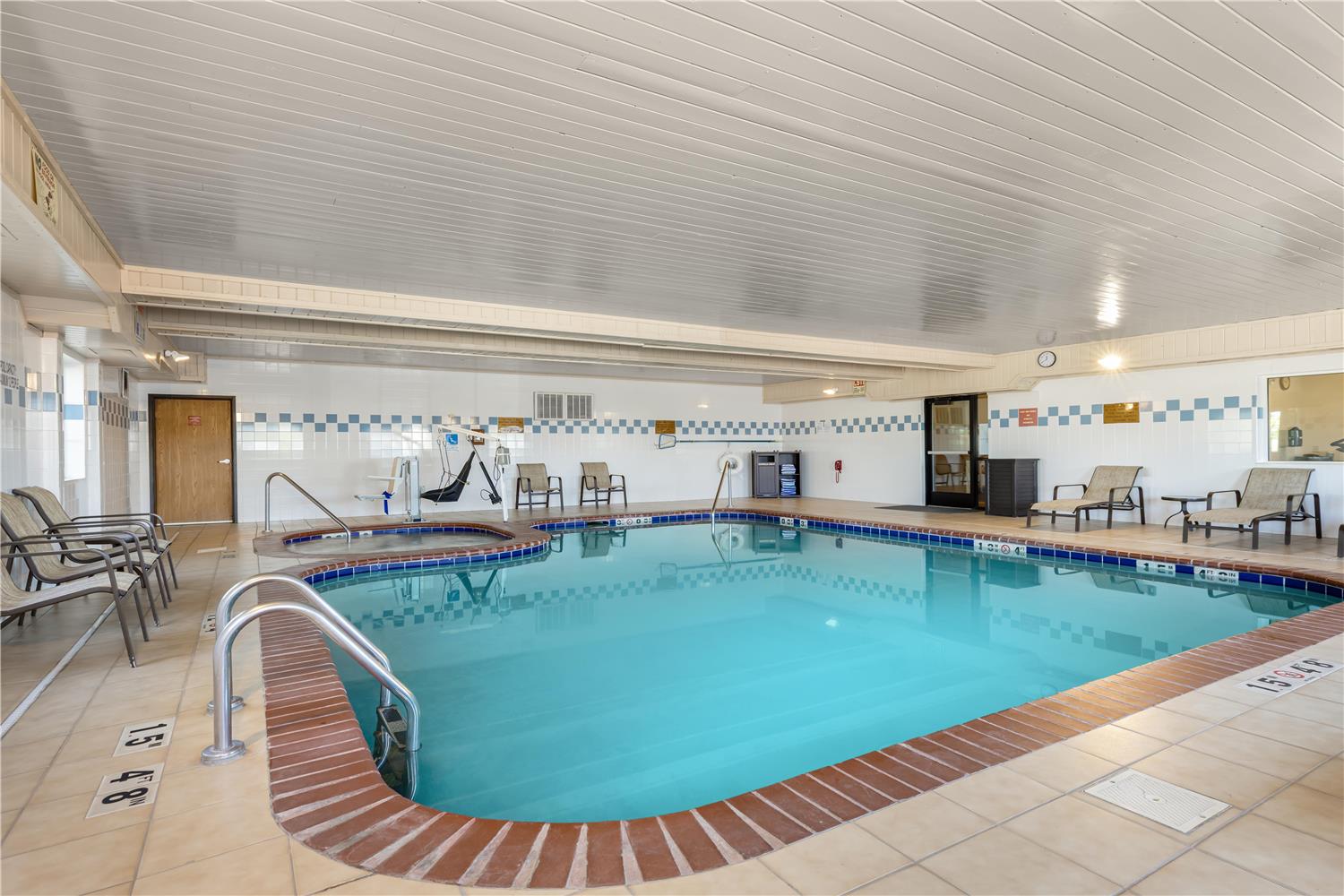 Best Western Firestone Inn & Suites 15/34