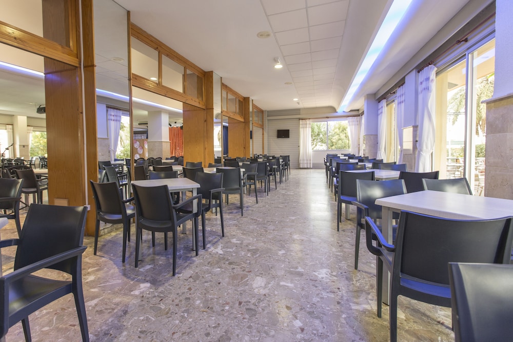 Tres Anclas Apts 30/50