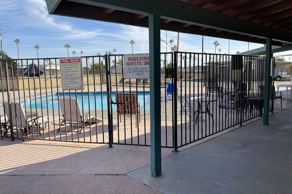 Hotel Yuma AZ Desert Grove 7/47