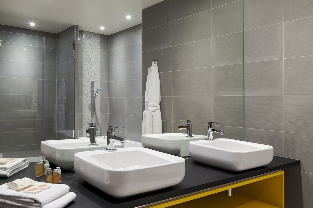 Timhotel Opera Blanche Fontaine 68/69