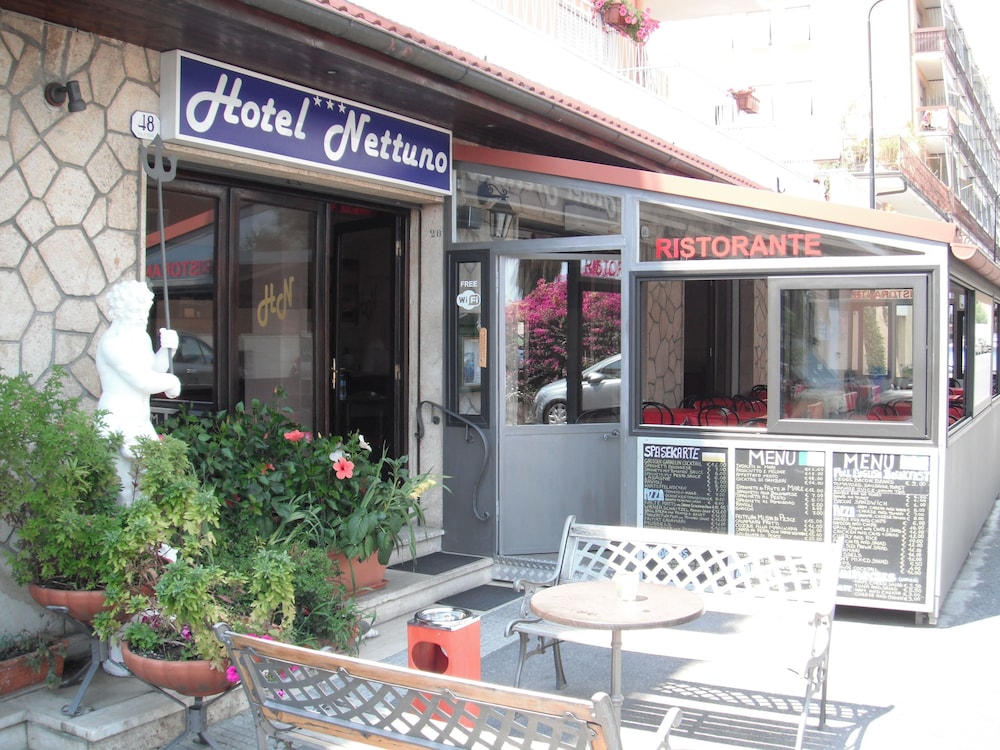 NETTUNO HOTEL 2/24