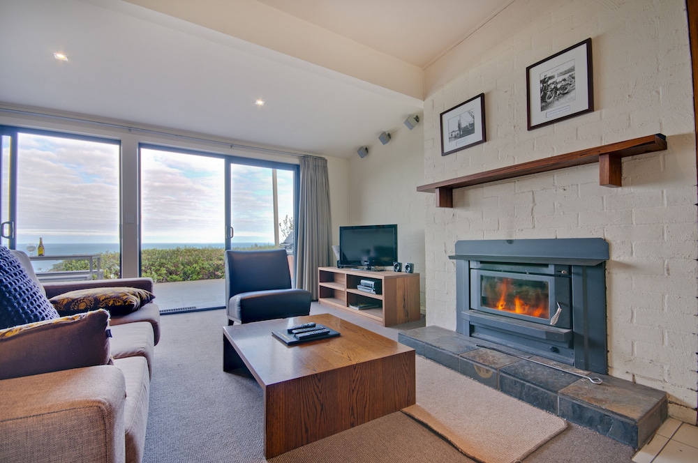 BEACON POINT OCEAN VIEW VILLAS 34/70