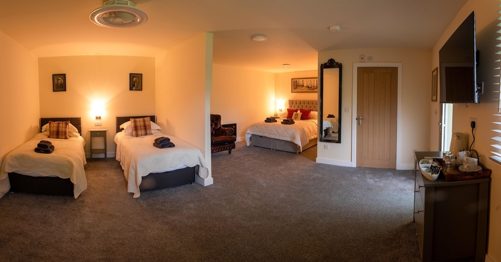 The Moon Inn at Stoney Middleton 20/39