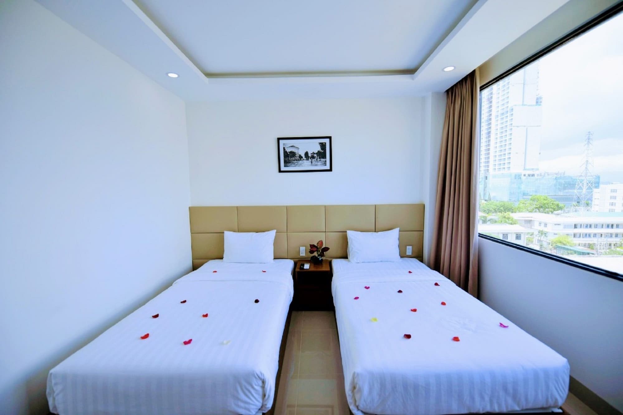 BASIC, DOUBLE OR TWIN BED, SEA VIEW