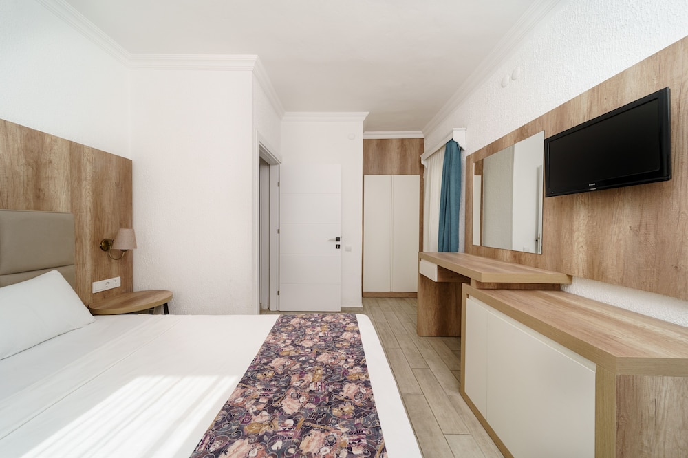 Maya Hotel 24/66