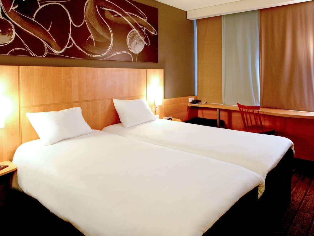 Ibis Les Herbiers 21/67