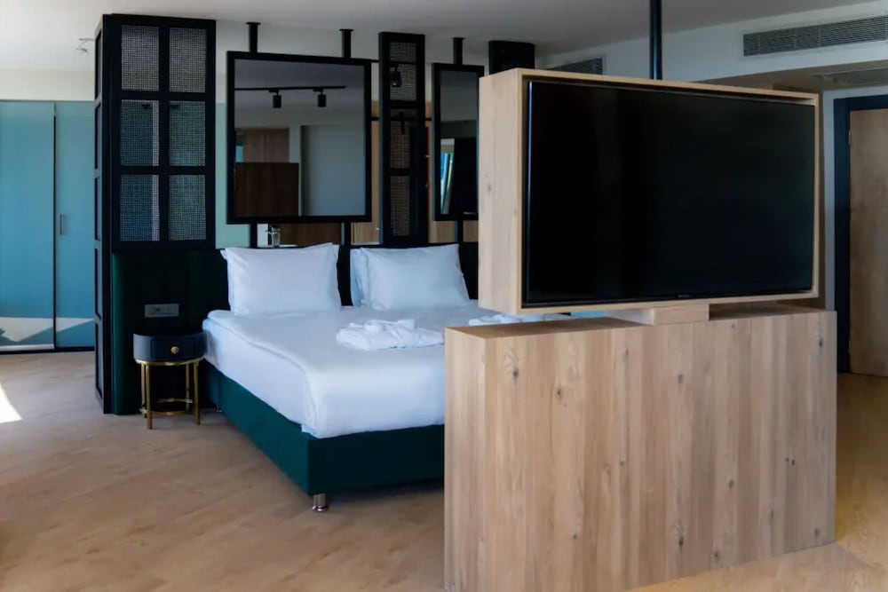 Alarcha Hotels and Resort 11/50