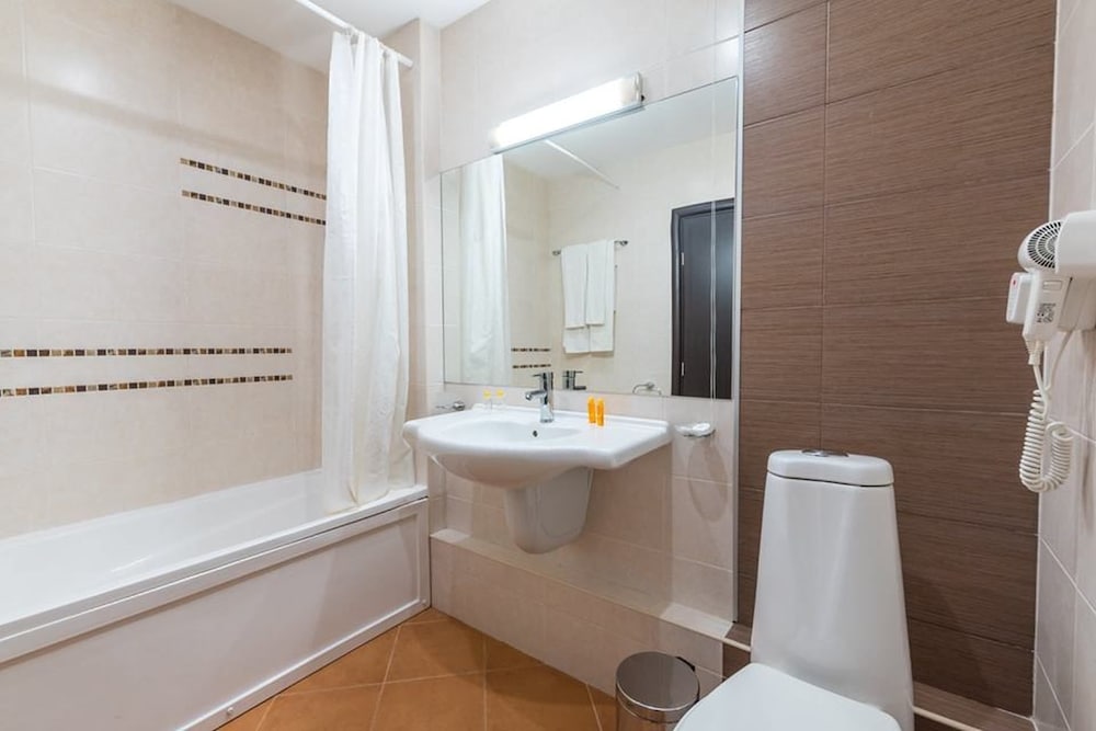 HOTEL COMPLEX ZARA RESORT & SPA 53/54