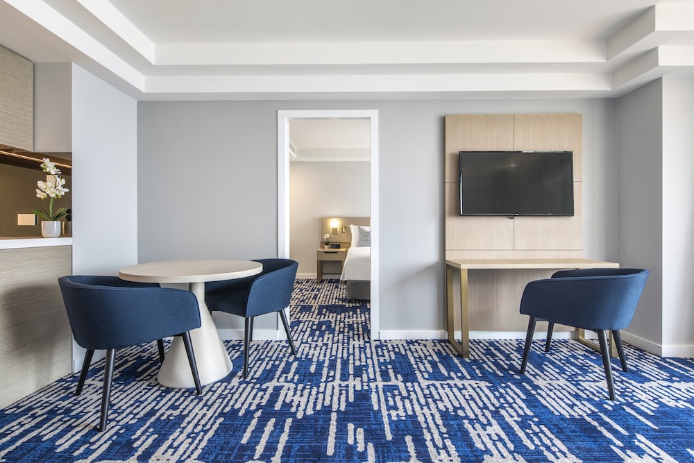 InterContinental Sydney Coogee Beach by IHG 66/80