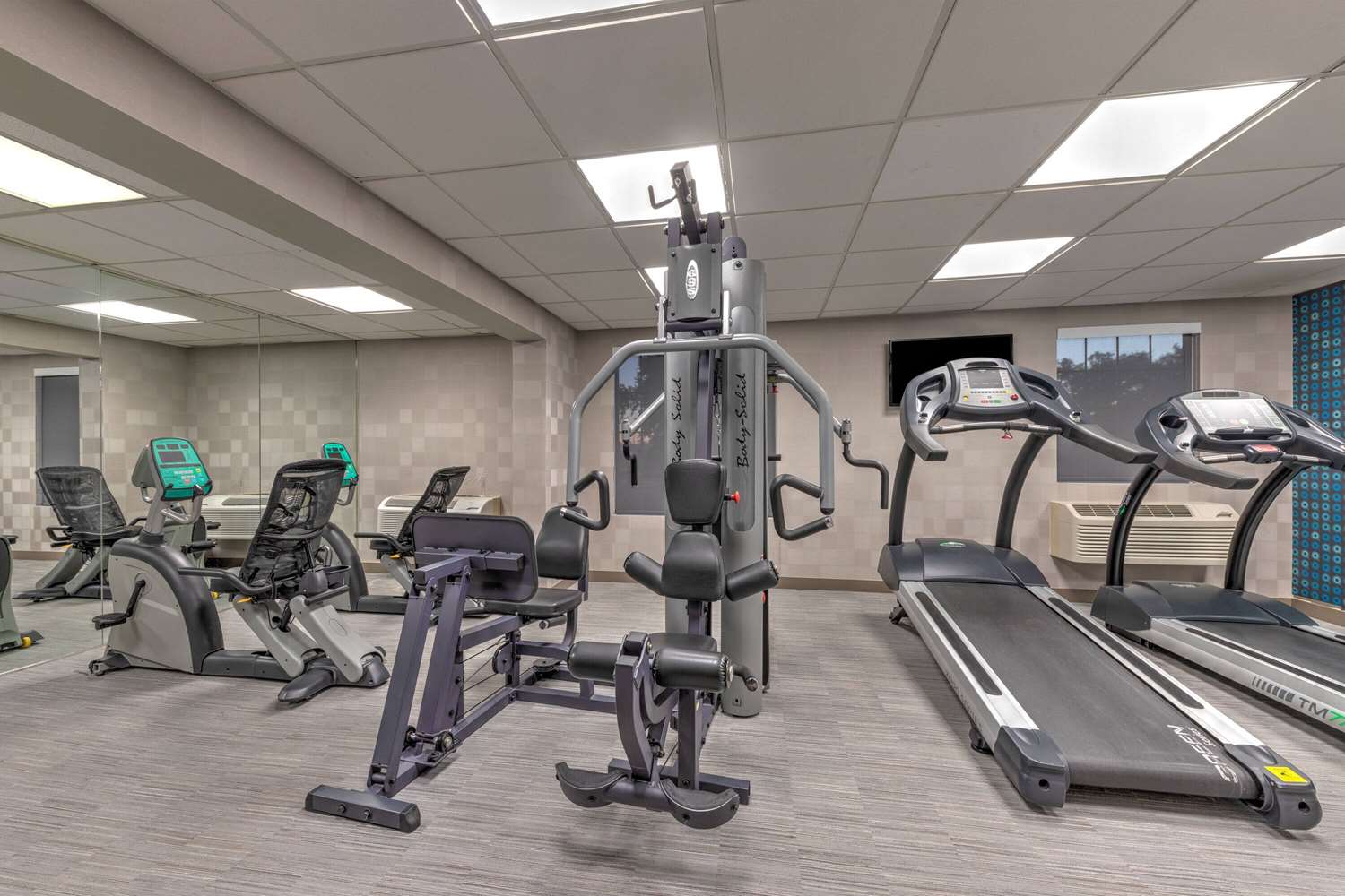 La Quinta Inn & Suites by Wyndham Dallas DFW Airport North 27/55