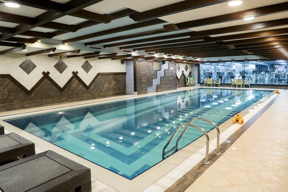 Ayass Hotel 40/74