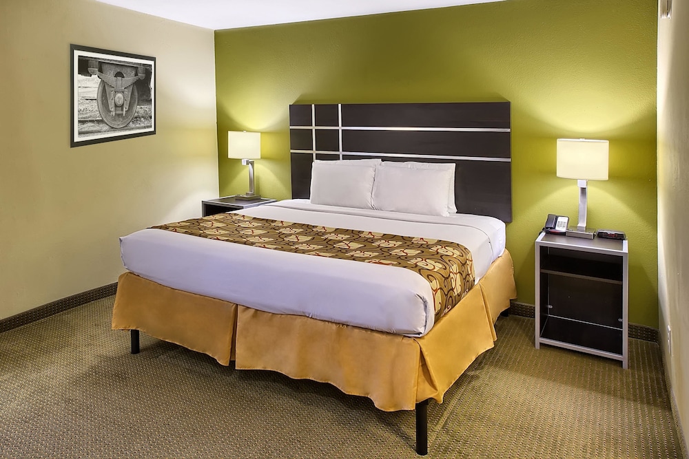 Country Hearth Inn Knightdale Raleigh 8/28