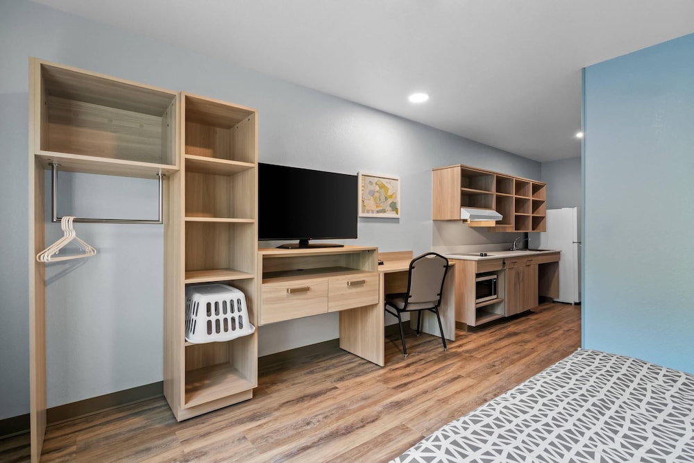 WoodSpring Suites Rogers Bentonville 37/51