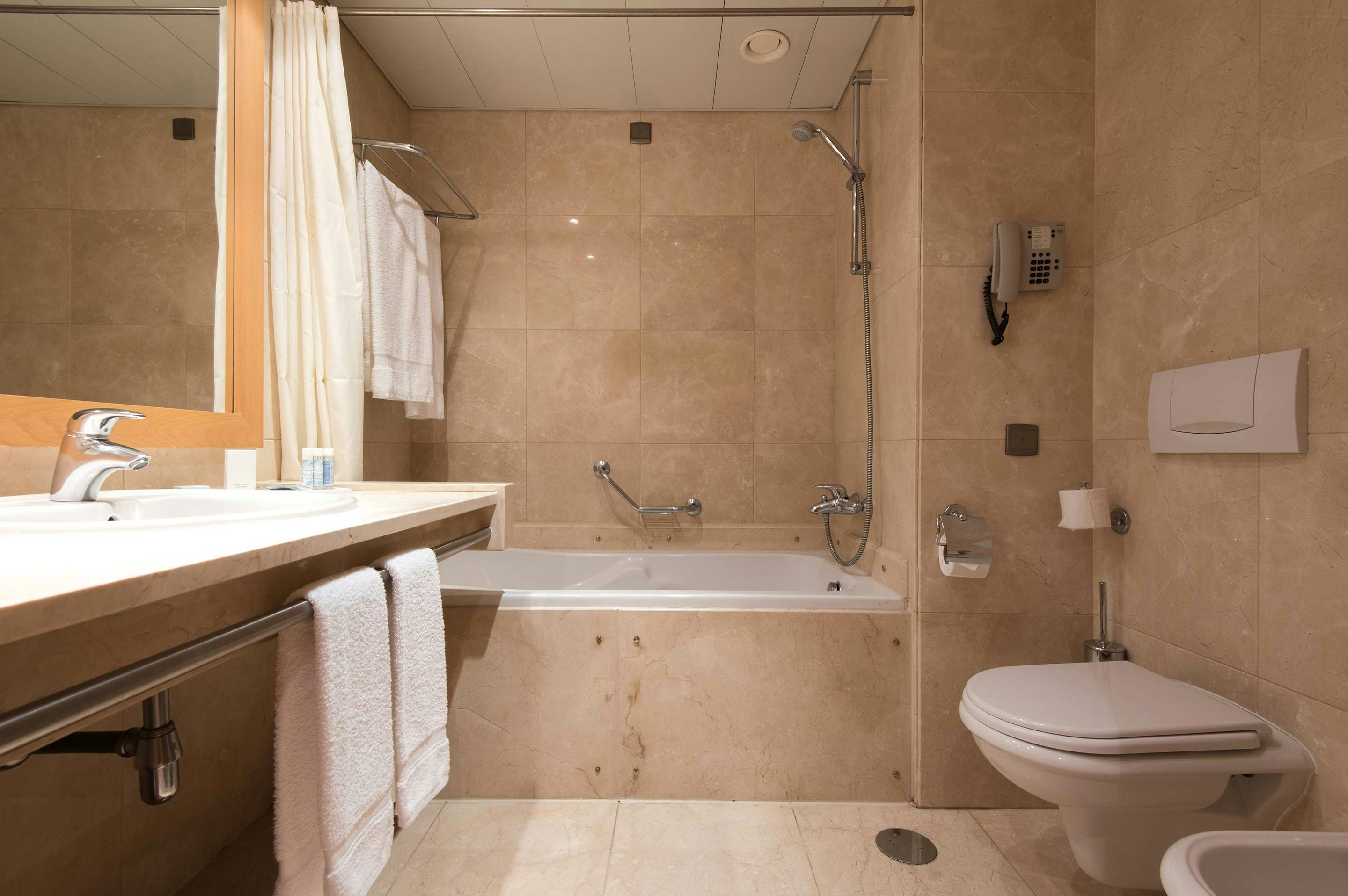 Hotel Real Palacio 72/76